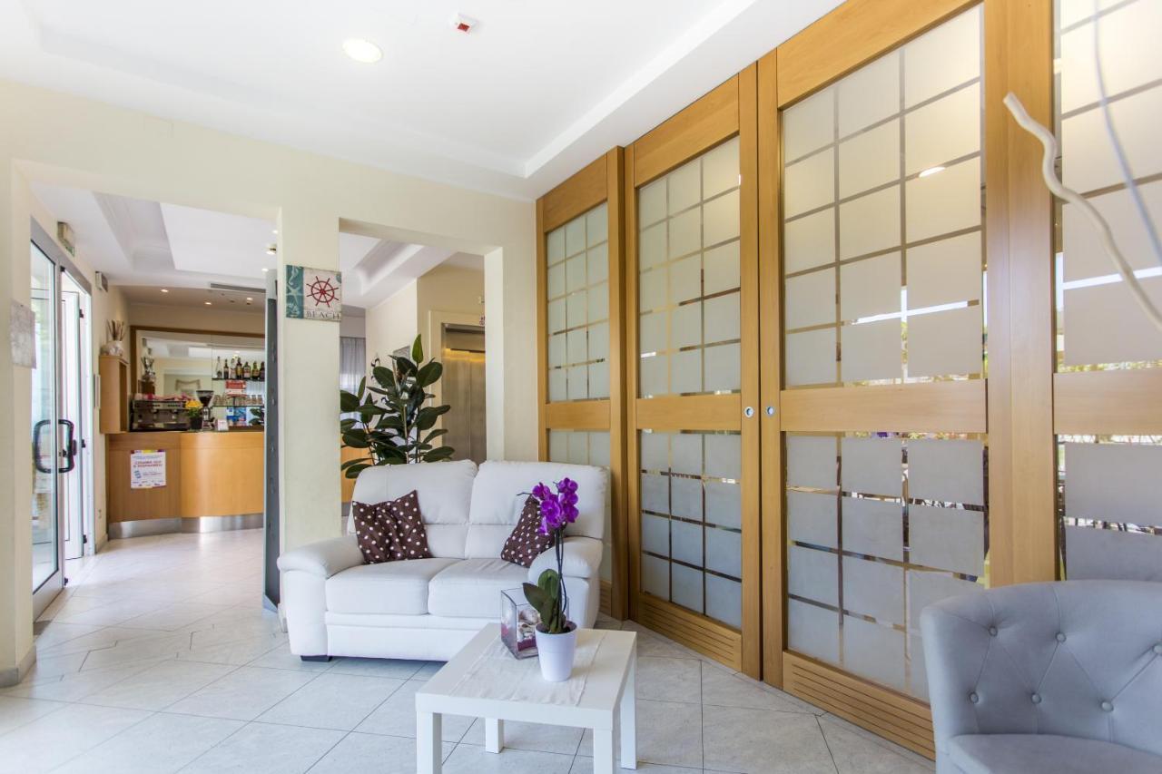 Hotel Savana Римини Екстериор снимка