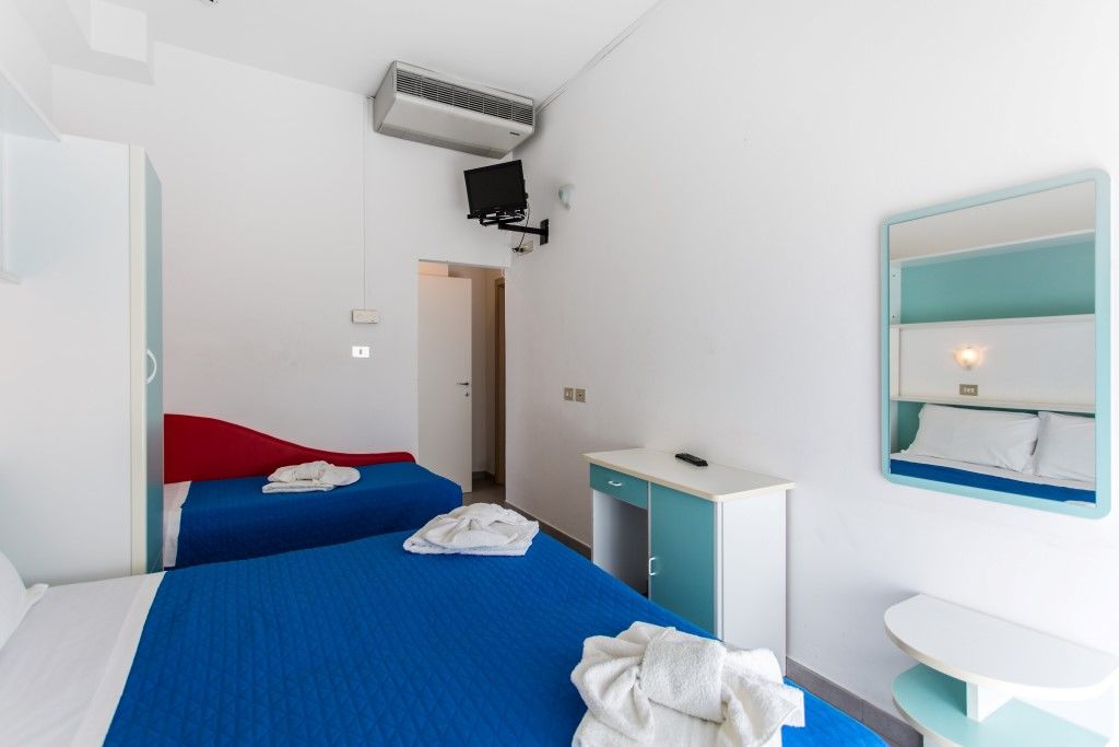 Hotel Savana Римини Екстериор снимка